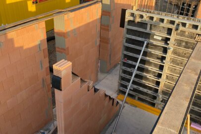 Mauerwerk vom Neubau Einfamilienhaus bei Limburg an der Lahn (Rheinland-Pfalz)