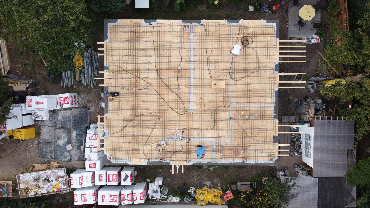 Decke Erdgeschoss vom Neubau Mehrfamilienhaus in Berlin