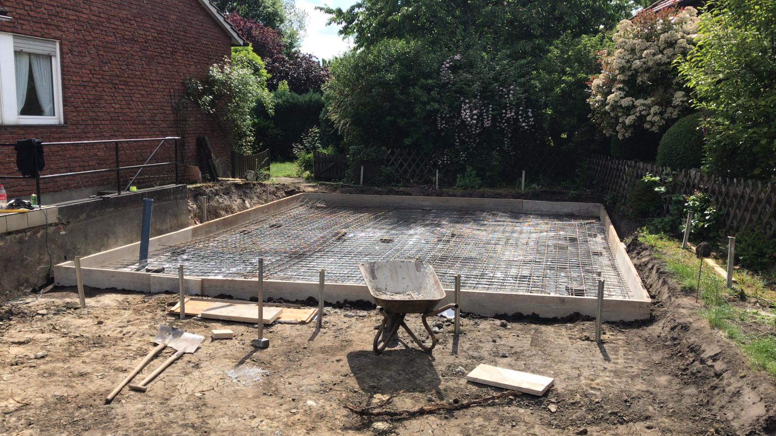 Einbau der Bewehrung (Bodenplatte) beim Neubau einer Garage in Steinfurt (NRW)