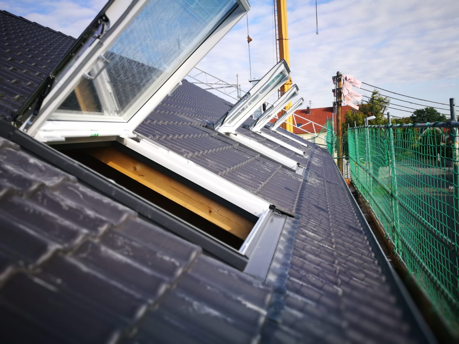 Außenansicht Dachflächenfenster einer Neubau Pension bei Ulm (Baden-Württemberg)
