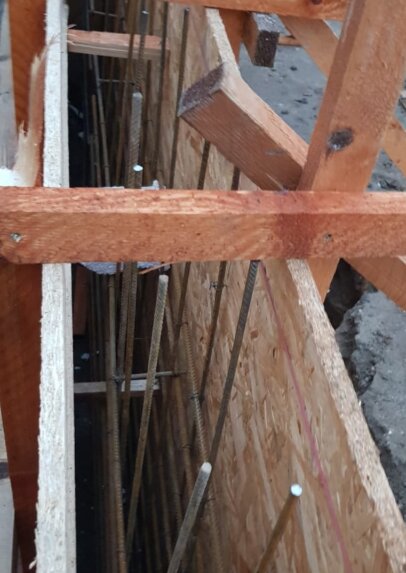 Einbau der Bewehrung beim Anbau eines Einfamilienhauses in Berlin