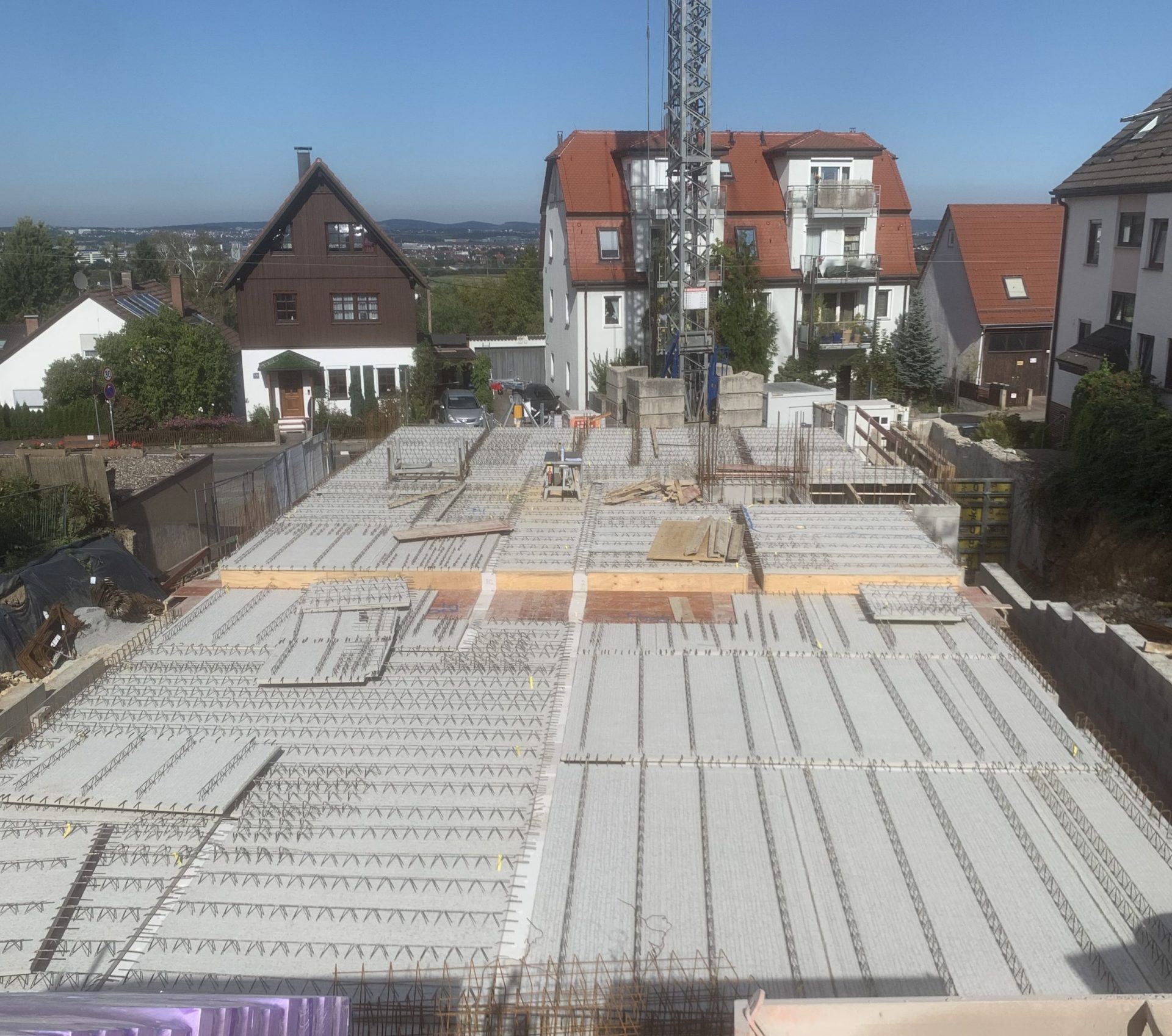 Halbfertigteildecke Erdgeschoss (EG) vom Neubau Mehrfamilienhaus in Baden-Württemberg