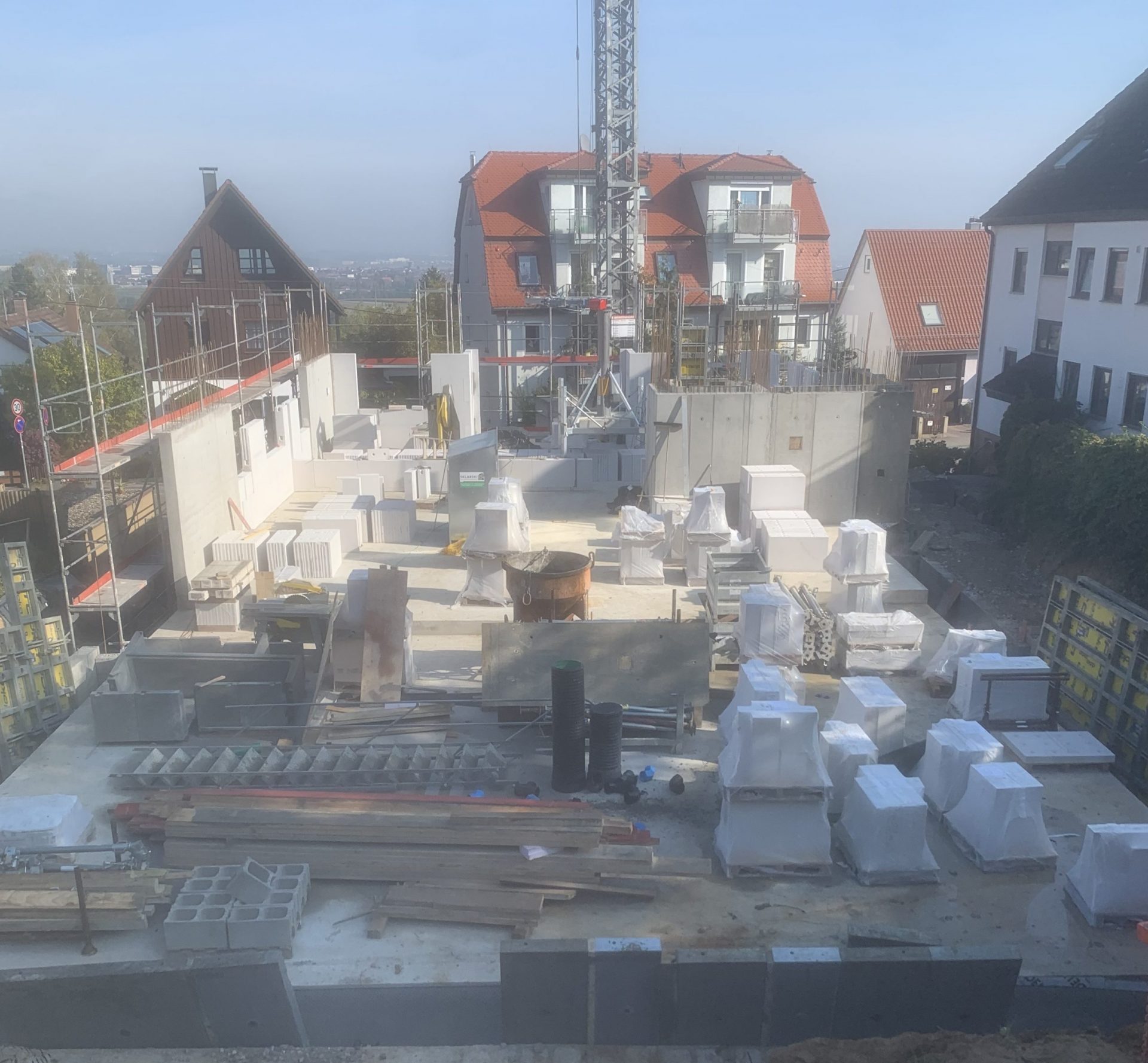 Erdgeschoss Rohbau vom Neubau Mehrfamilienhaus in Baden-Württemberg