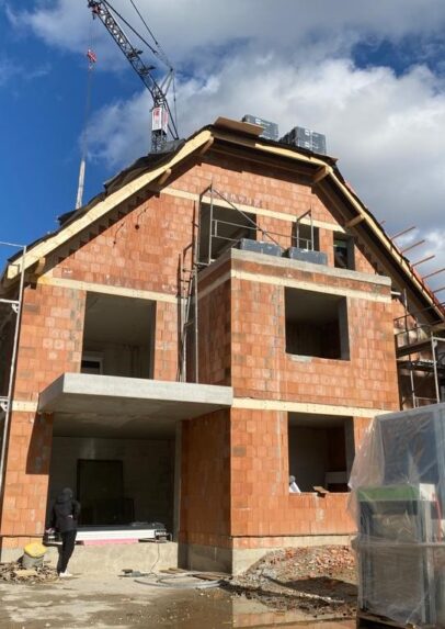 Straßenansicht von einem Neubau Mehrfamilienhaus mit Tiefgarage in München (Bayern) Straßenansicht von einem Neubau Mehrfamilienhaus mit Tiefgarage in München (Bayern)